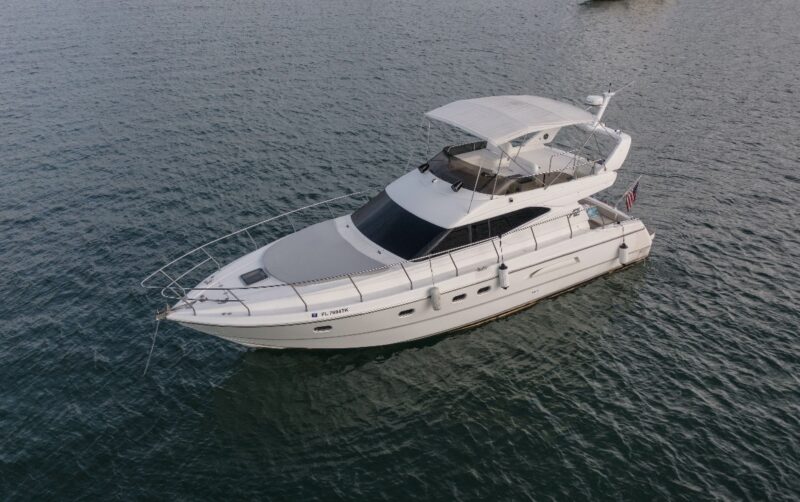 50ft Azimut available in Miami with 1 Jet Ski included for one hrs. - Image 15